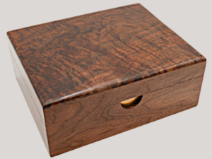 <span><b>Claro Walnut Burl </b></span><br>Solid Wood 50 Cigar Humidor