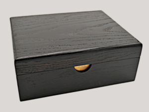 <span><b>Ebonized Oak </b></span><br>Solid Wood 50 Cigar Humidor