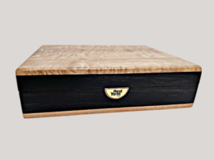 <span><b>Gabon Ebony / Maple Burl</b></span><br> 30 cigar Desktop Humidor