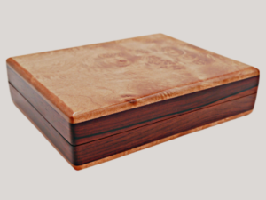 <span><b>King Wood/Maple Burl</b></span><br> Solid Wood 4 Cigar Travel Humidor