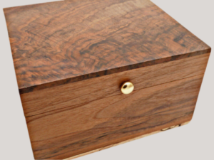<span><b>Walnut Burl </b></span><br>Solid Wood 50+ Cigar Humidor
